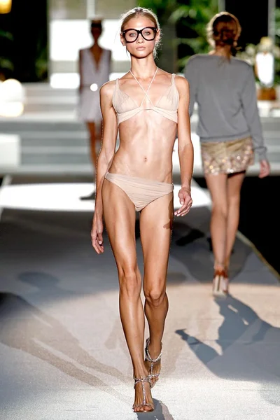 Look 4